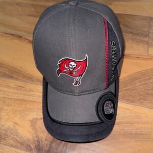 Tampa Bay Buccaneers Logo Athletic NFL Hat Mens Gray Red Adjustable Cap vintage